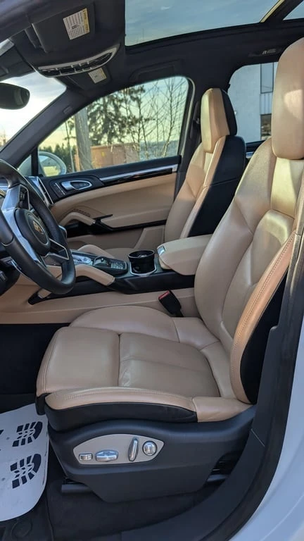 Porsche Cayenne * S* БЕЗ ЗАБЕЛЕЖКИ* ОБДУХВАНЕ* ПАНОРАМА* ДВА КЛЮЧА, снимка 11 - Автомобили и джипове - 53398300