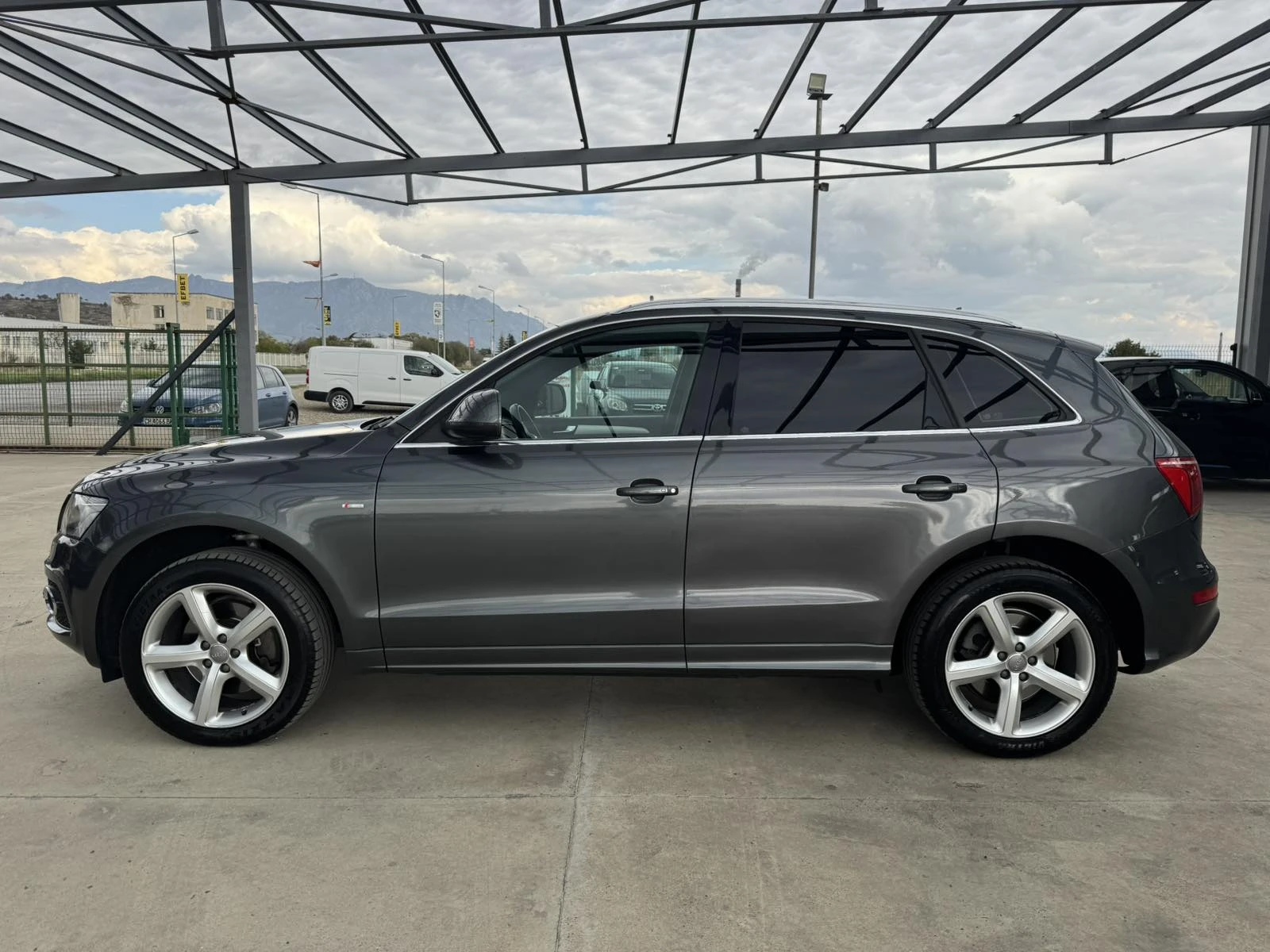 Audi Q5 3.0* 239ps* 3xS line* Distr* quattro* КОЖА* НАВИ*  - изображение 2