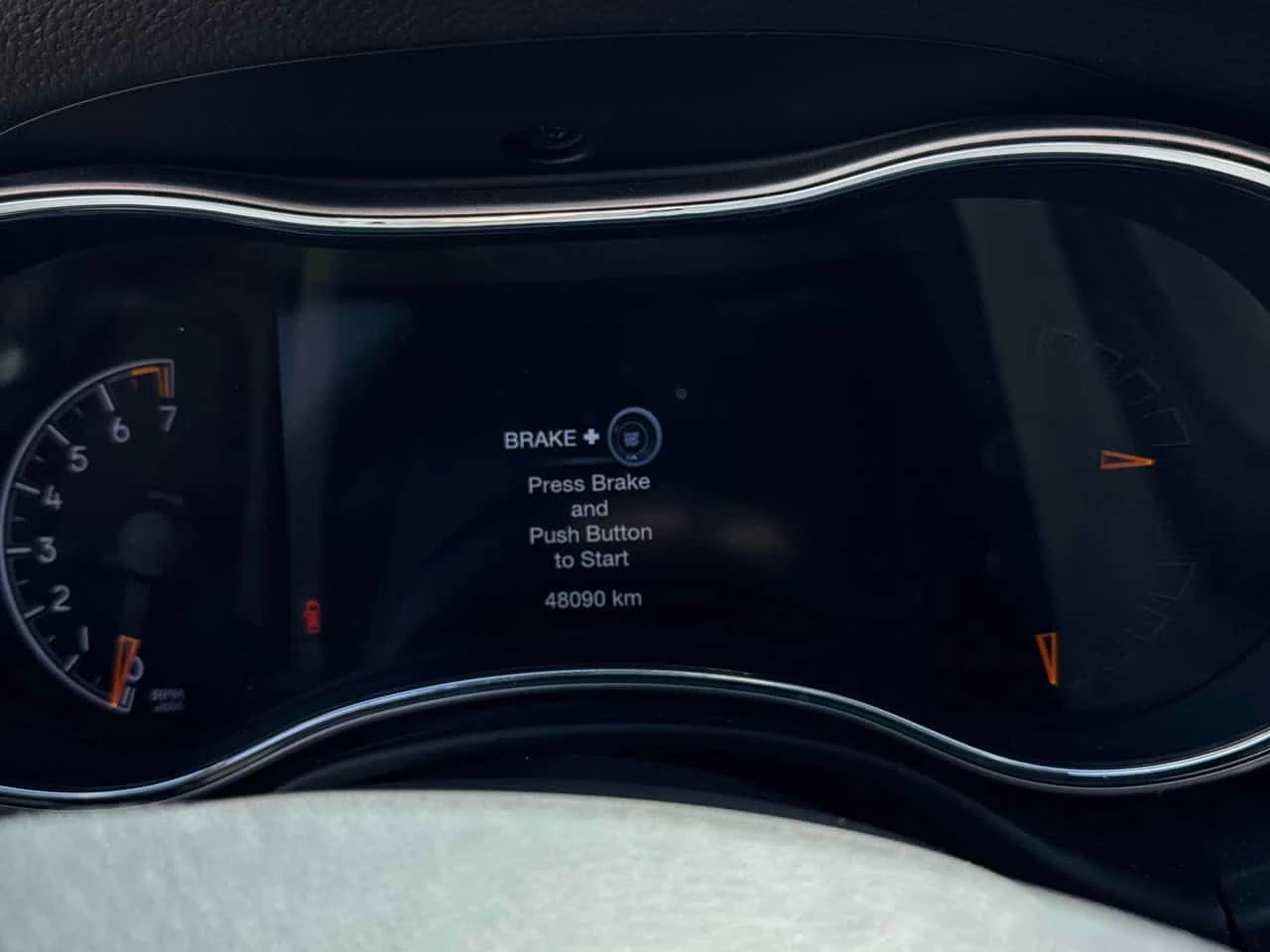 Jeep Grand cherokee * Altitude * 2 КЛЮЧА* PANO* KEYLESS* ПОДГРЕВ* , снимка 8 - Автомобили и джипове - 54324351