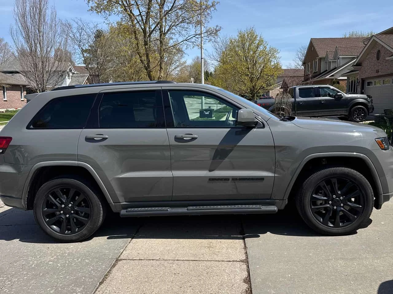 Jeep Grand cherokee * Altitude * 2 КЛЮЧА* PANO* KEYLESS* ПОДГРЕВ* , снимка 3 - Автомобили и джипове - 54324351
