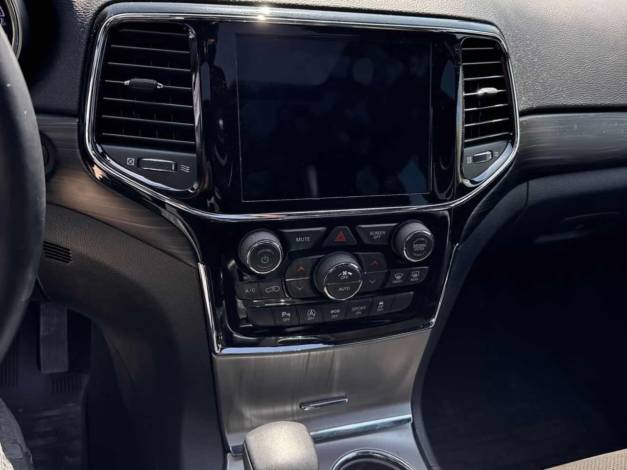 Jeep Grand cherokee * Altitude * 2 КЛЮЧА* PANO* KEYLESS* ПОДГРЕВ* , снимка 9 - Автомобили и джипове - 54324351