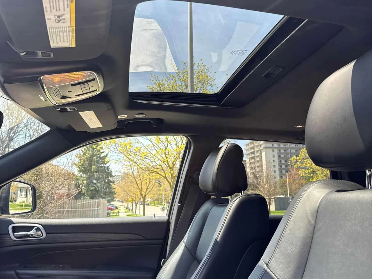 Jeep Grand cherokee * Altitude * 2 КЛЮЧА* PANO* KEYLESS* ПОДГРЕВ* , снимка 10 - Автомобили и джипове - 54324351