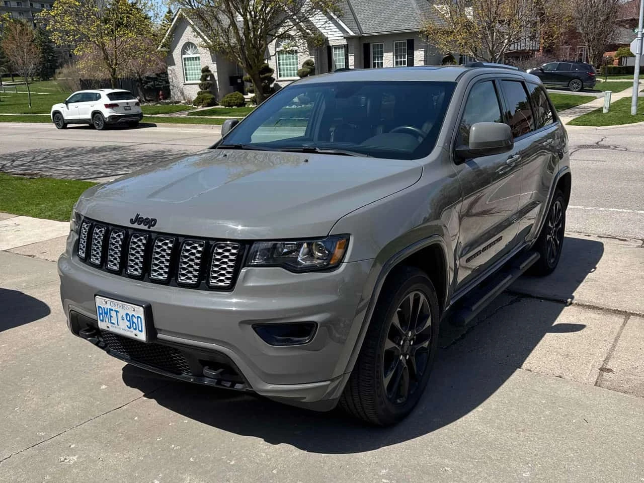 Jeep Grand cherokee * Altitude * 2 КЛЮЧА* PANO* KEYLESS* ПОДГРЕВ* 