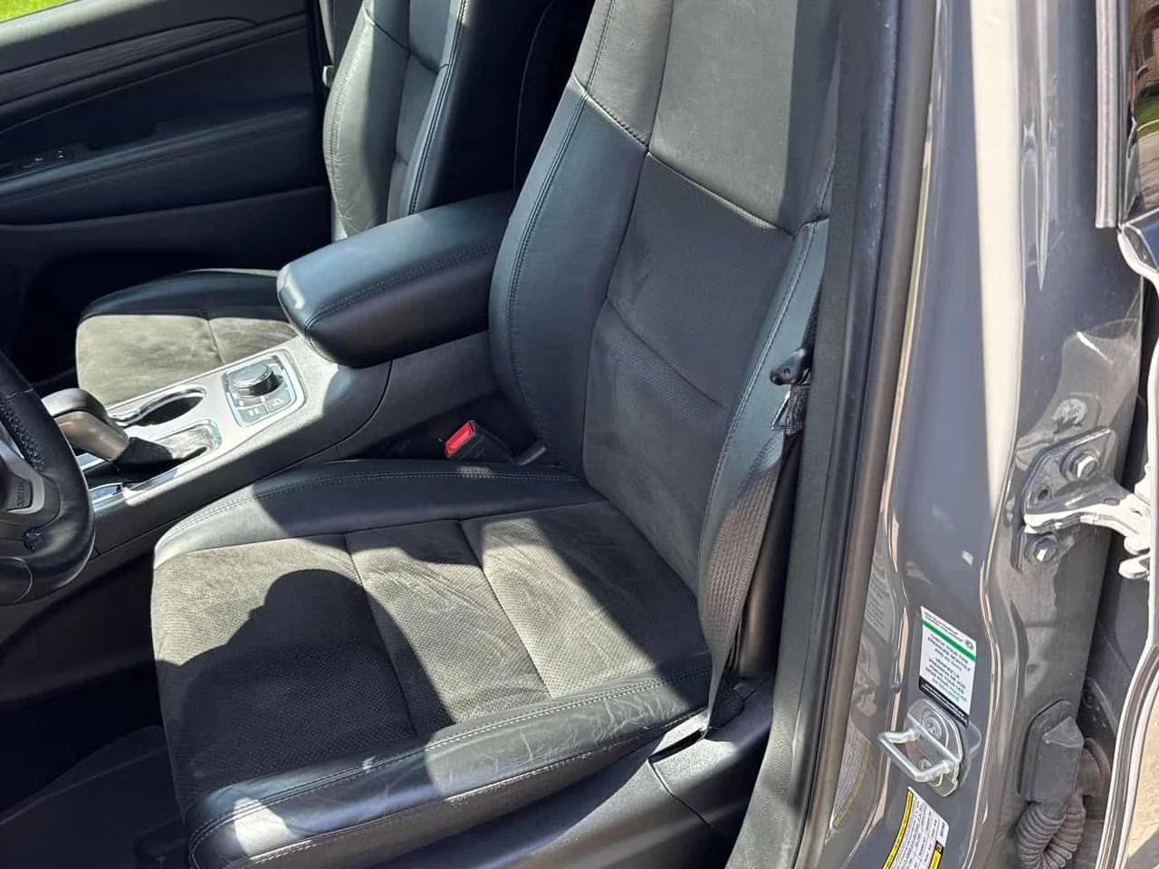 Jeep Grand cherokee * Altitude * 2 КЛЮЧА* PANO* KEYLESS* ПОДГРЕВ* , снимка 12 - Автомобили и джипове - 54324351