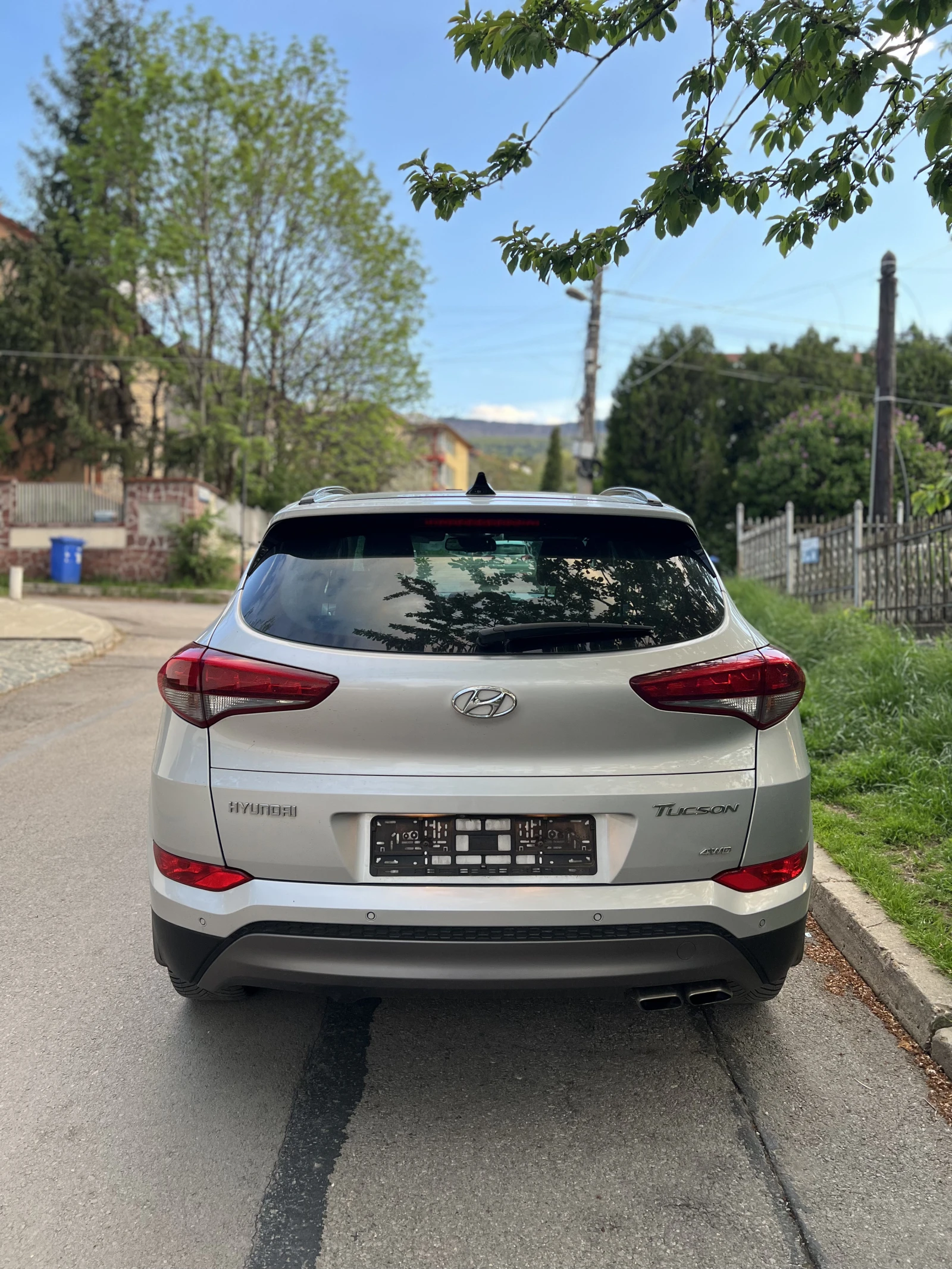 Hyundai Tucson 2.0-185hp Premium 4x4/История/Обдухване, снимка 6 - Автомобили и джипове - 54444422