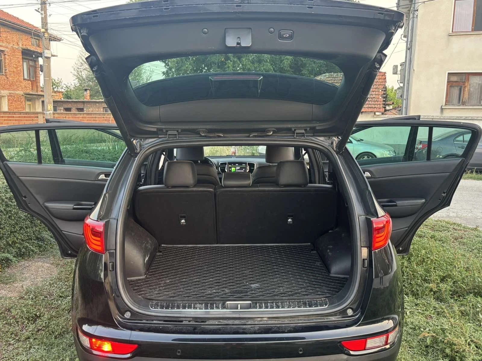 Kia Sportage, снимка 6 - Автомобили и джипове - 55848766