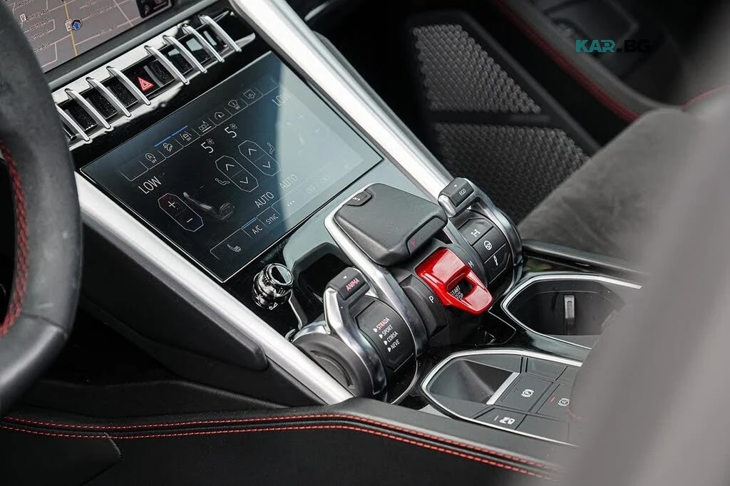 Lamborghini Urus DIS* HUD* ALCANTARA* PANO* B&O* PERFORMANCE* КРАЙН, снимка 15 - Автомобили и джипове - 56138398