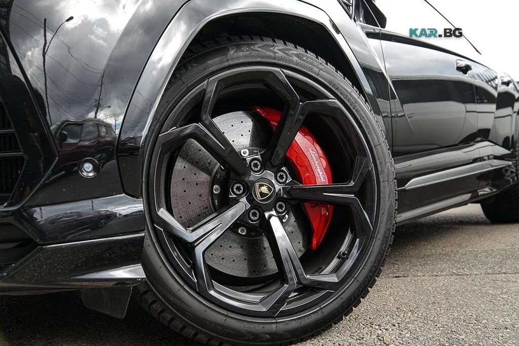 Lamborghini Urus DIS* HUD* ALCANTARA* PANO* B&O* PERFORMANCE* КРАЙН, снимка 4 - Автомобили и джипове - 56138398