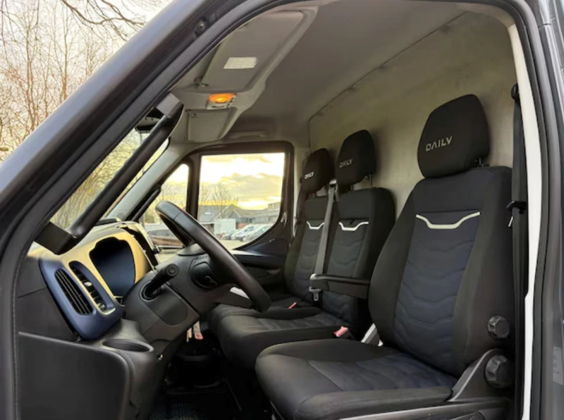 Iveco 35S18 3.0* HI-MATIC* MAXI* LED* НАВИГАЦИЯ, снимка 10 - Бусове и автобуси - 52869566