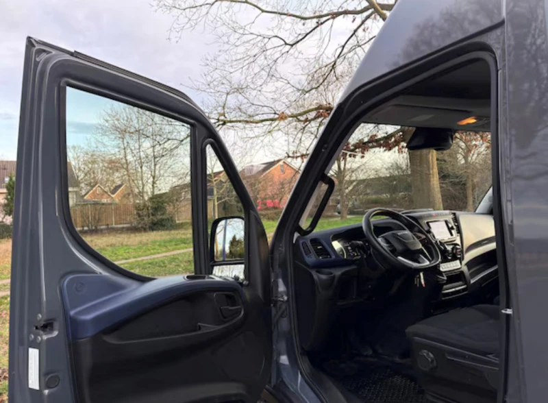 Iveco 35S18 3.0* HI-MATIC* MAXI* LED* НАВИГАЦИЯ, снимка 8 - Бусове и автобуси - 52869566