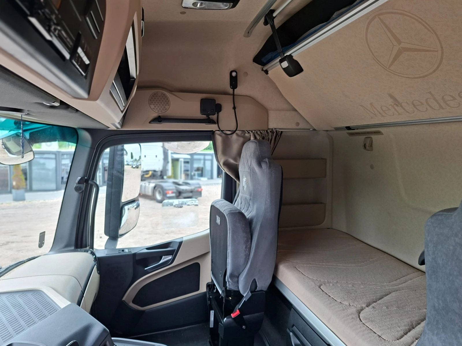Mercedes-Benz Actros 1845 Big Space, снимка 8 - Камиони - 54642600