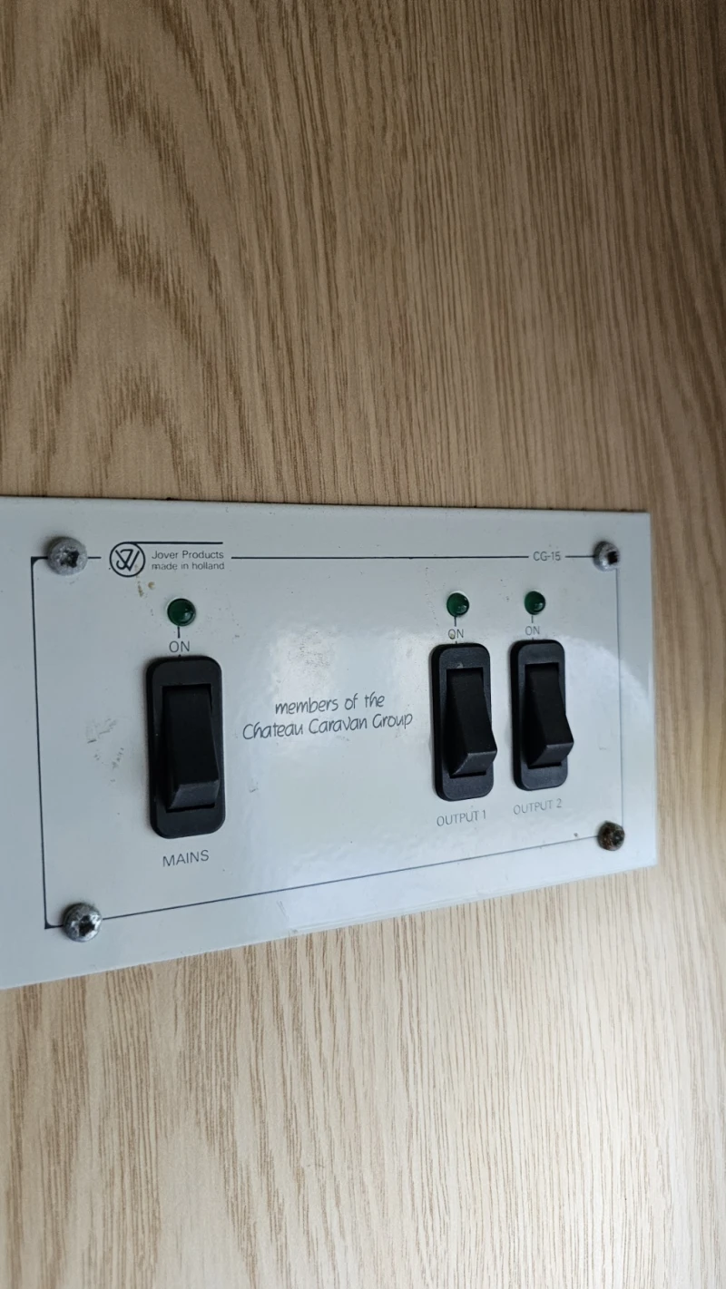 Каравана Chateau 380, снимка 4 - Каравани и кемпери - 53153035