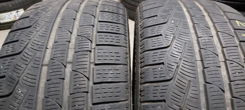 Гуми Зимни 245/40R20, снимка 1 - Гуми и джанти - 30924935