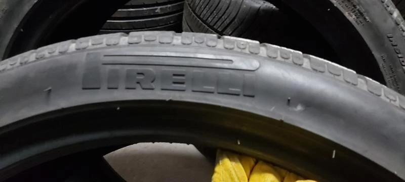 Гуми Зимни 245/40R20, снимка 3 - Гуми и джанти - 30924935