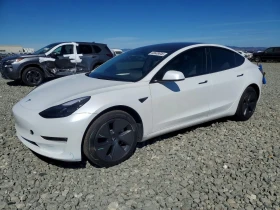 ������ Tesla Model 3
