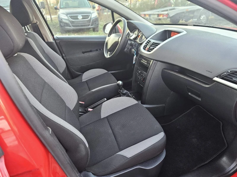 Peugeot 207 1.4 benzin, снимка 14 - Автомобили и джипове - 47884594