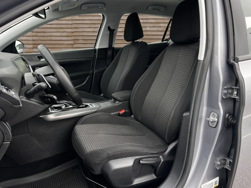 Peugeot 308 1.5BlueHDi EAT8 Allure НАПЪЛНО ОБСЛУЖЕН, снимка 11 - Автомобили и джипове - 48343095