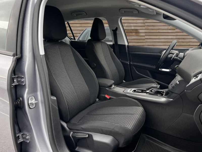 Peugeot 308 1.5BlueHDi EAT8 Allure НАПЪЛНО ОБСЛУЖЕН, снимка 14 - Автомобили и джипове - 48343095