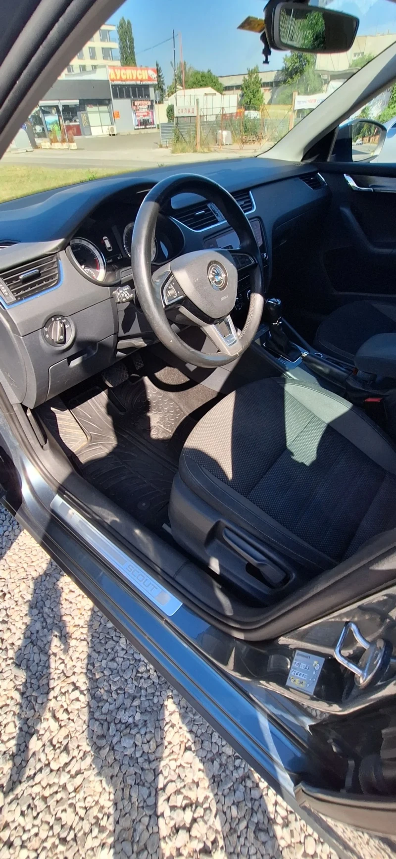 Skoda Octavia Scout, снимка 15 - Автомобили и джипове - 51314741