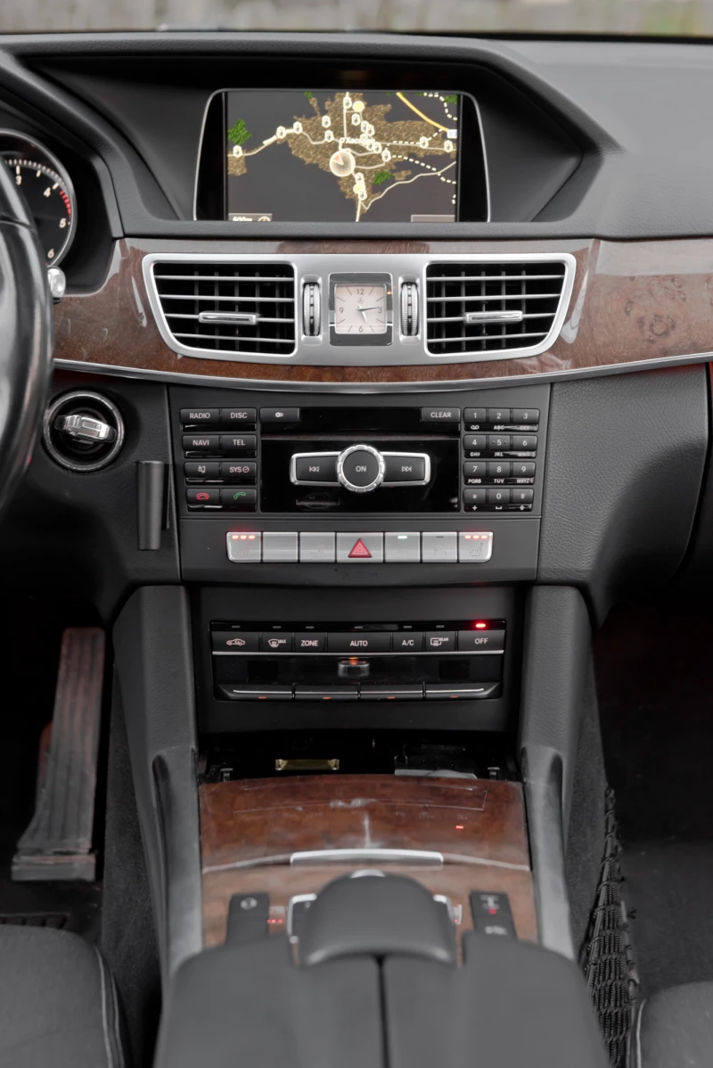 Mercedes-Benz E 350 * Avangard* 7G-Tronic, снимка 14 - Автомобили и джипове - 53270593