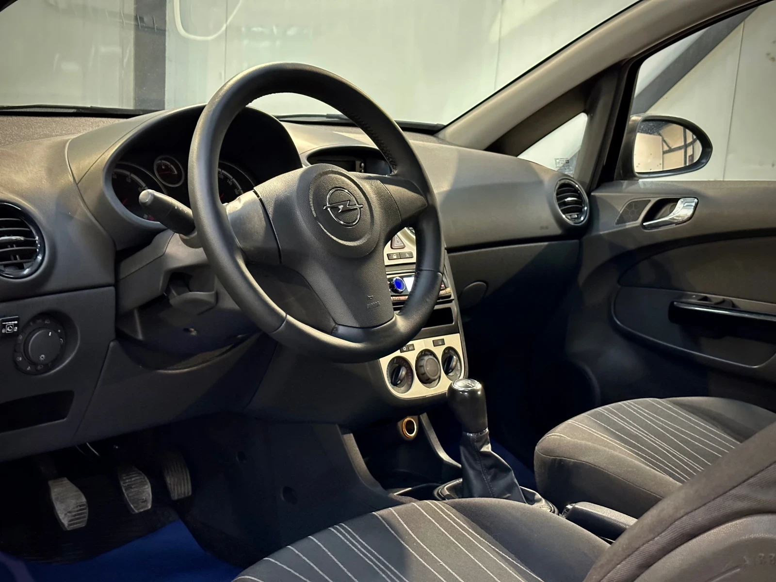 Opel Corsa 1.2i ГАЗОВ ИНЖЕКЦИОН* КЛИМАТИК* ЕЛ ПАКЕТ* ЛИЗИНГ - изображение 10