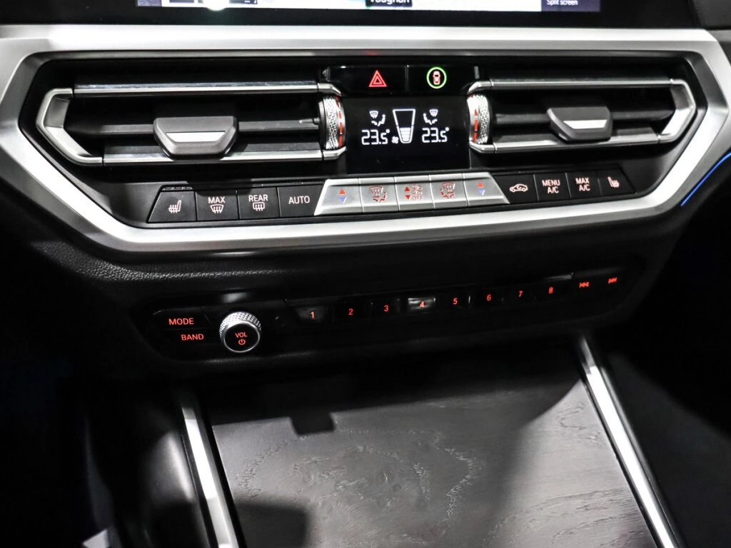 BMW 330 * 330e / AWD / Premium Enhanced Pkg / HUD / Cognac, снимка 16 - Автомобили и джипове - 53831205