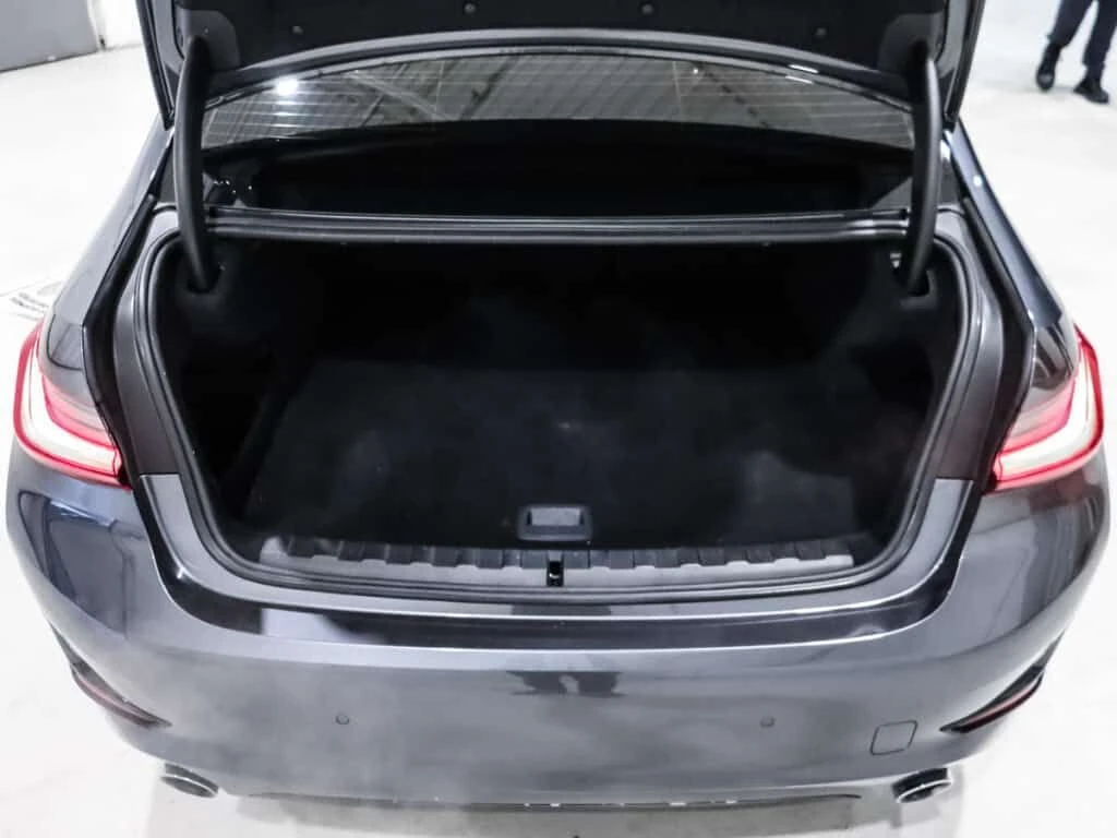 BMW 330 * 330e / AWD / Premium Enhanced Pkg / HUD / Cognac, снимка 17 - Автомобили и джипове - 53831205