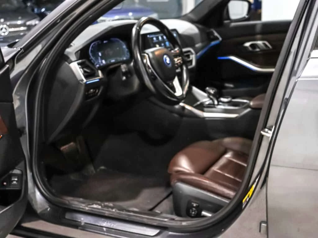 BMW 330 * 330e / AWD / Premium Enhanced Pkg / HUD / Cognac, снимка 10 - Автомобили и джипове - 53831205