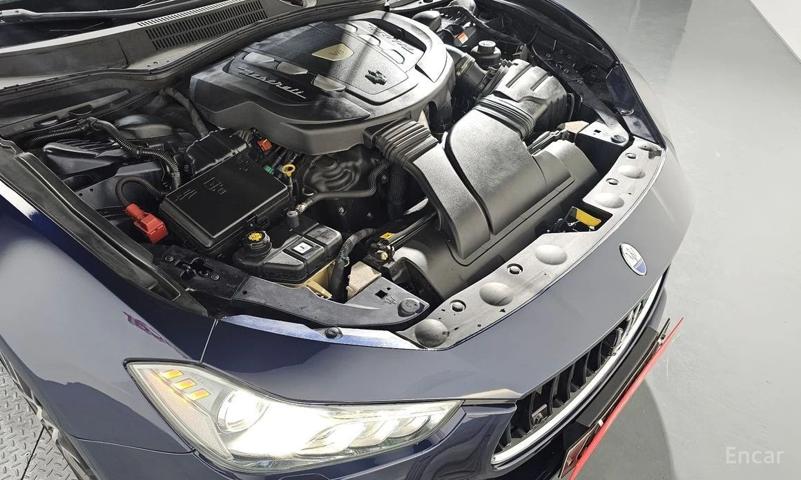 Maserati Ghibli, снимка 6 - Автомобили и джипове - 54393068