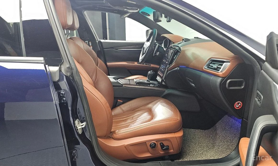 Maserati Ghibli, снимка 11 - Автомобили и джипове - 54393068