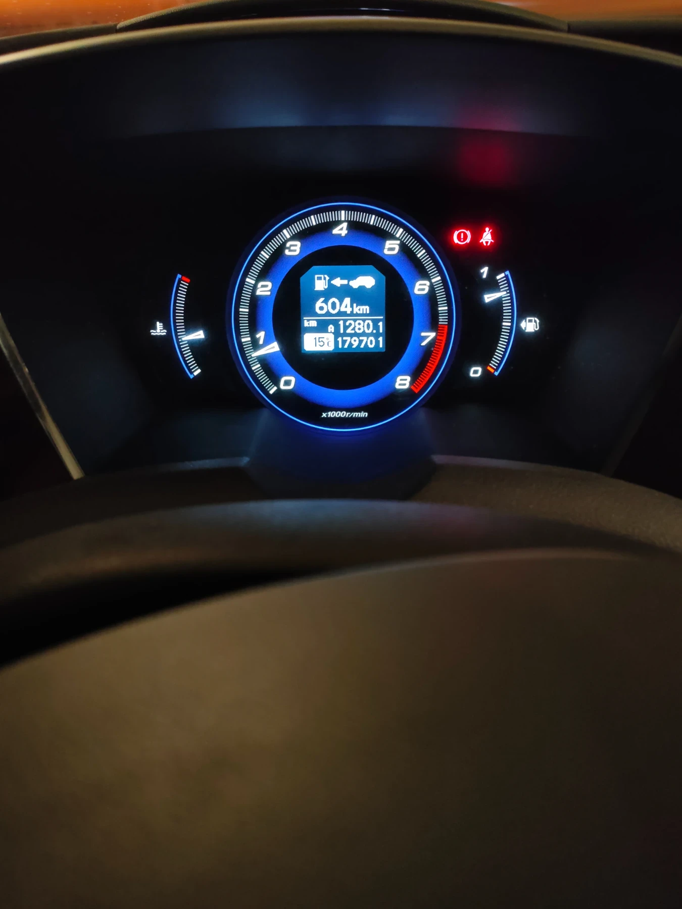 Honda Civic 1.8 бензин автоматик, снимка 14 - Автомобили и джипове - 54505656