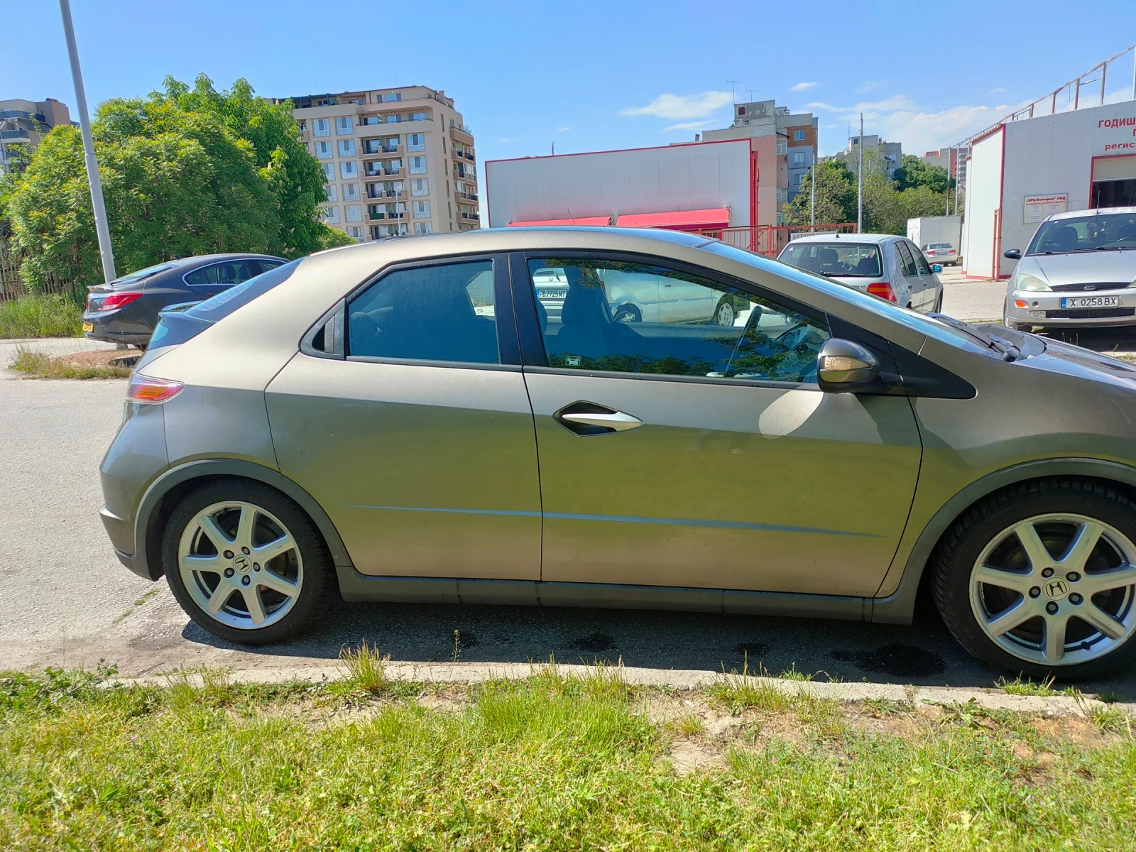 Honda Civic 1.8 бензин автоматик, снимка 3 - Автомобили и джипове - 54505656