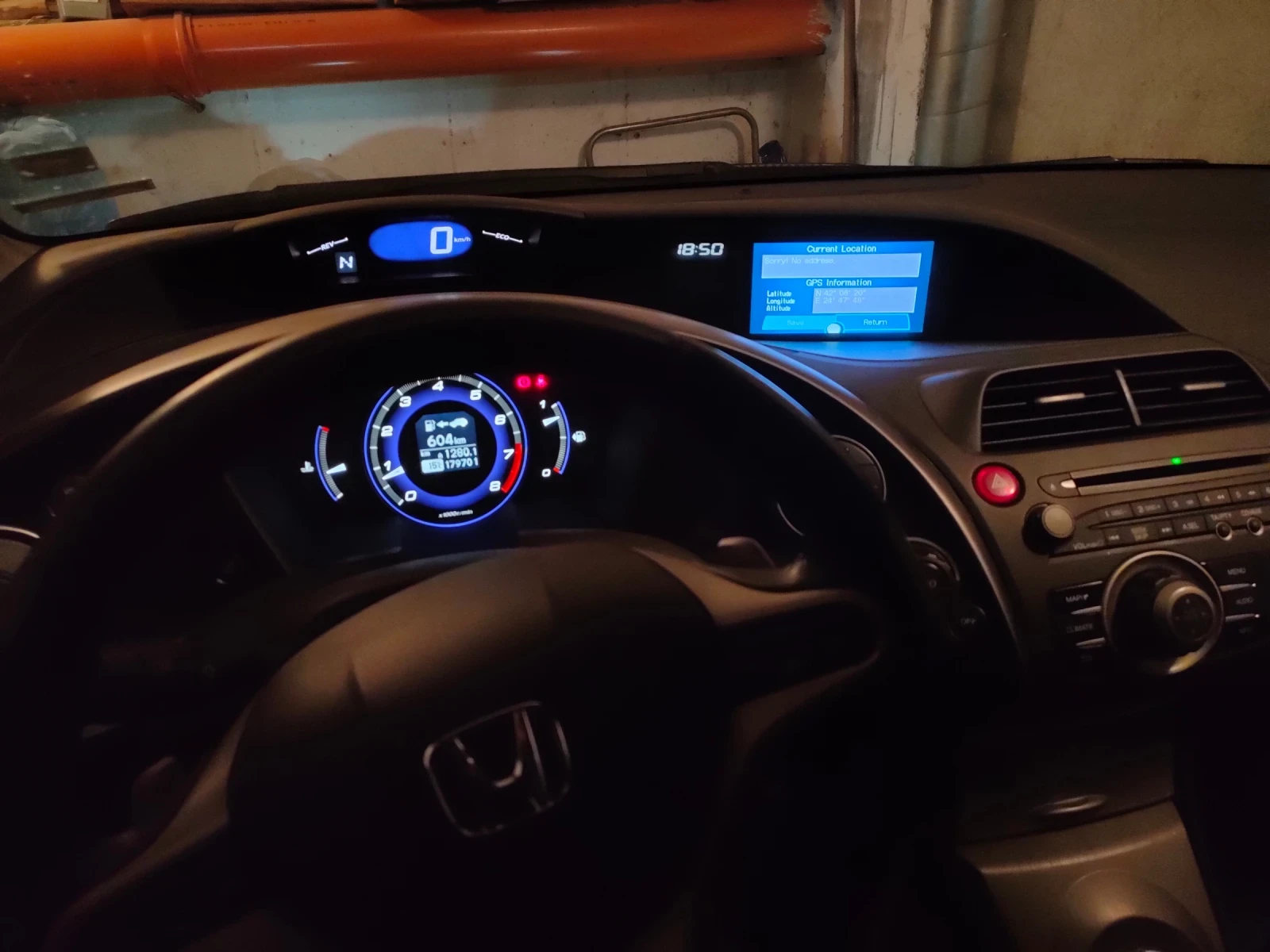 Honda Civic 1.8 бензин автоматик, снимка 13 - Автомобили и джипове - 54505656