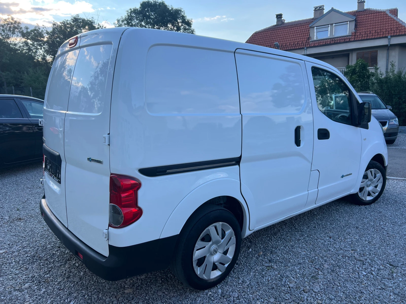 Nissan e-NV200, снимка 4 - Автомобили и джипове - 55200667