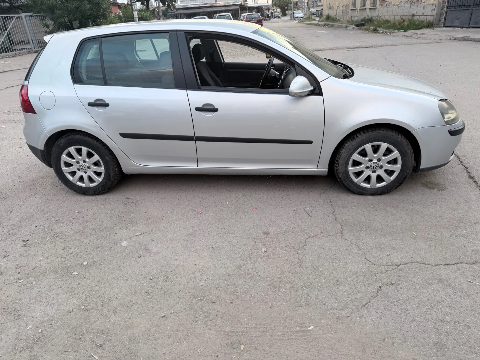 VW Golf Golf5 2.0tdi 140, снимка 3 - Автомобили и джипове - 55304159