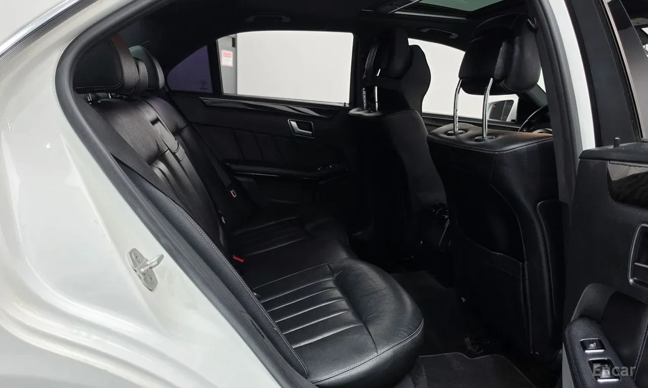 Mercedes-Benz E 220, снимка 9 - Автомобили и джипове - 56104999