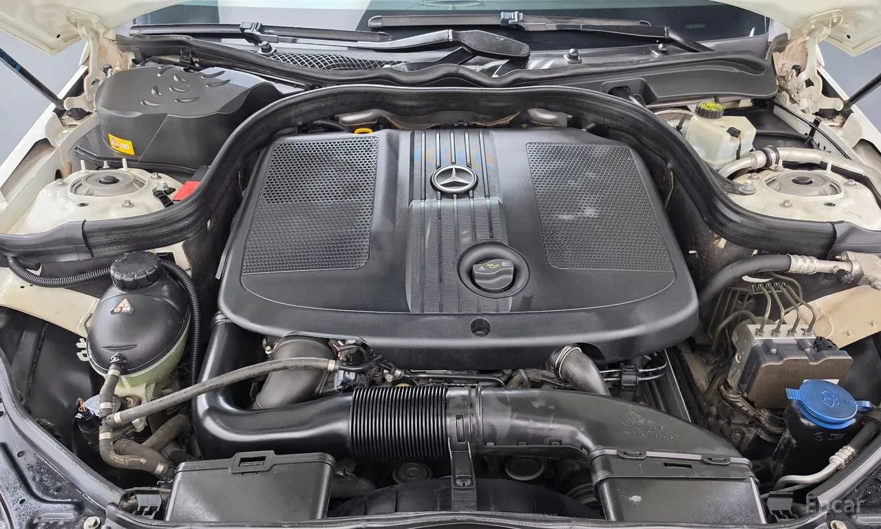 Mercedes-Benz E 220, снимка 4 - Автомобили и джипове - 56104999