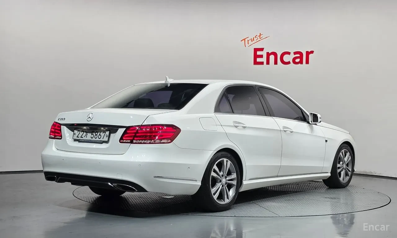 Mercedes-Benz E 220, снимка 2 - Автомобили и джипове - 56104999