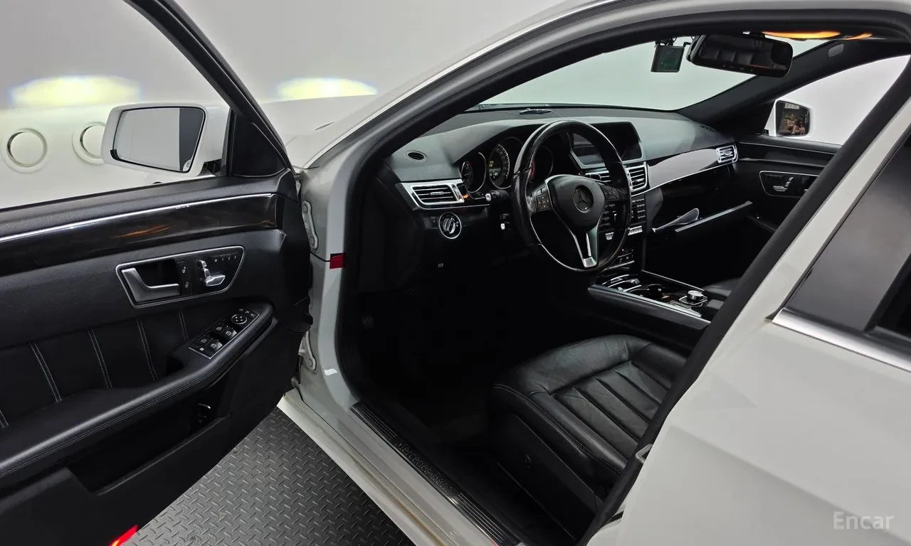 Mercedes-Benz E 220, снимка 7 - Автомобили и джипове - 56104999