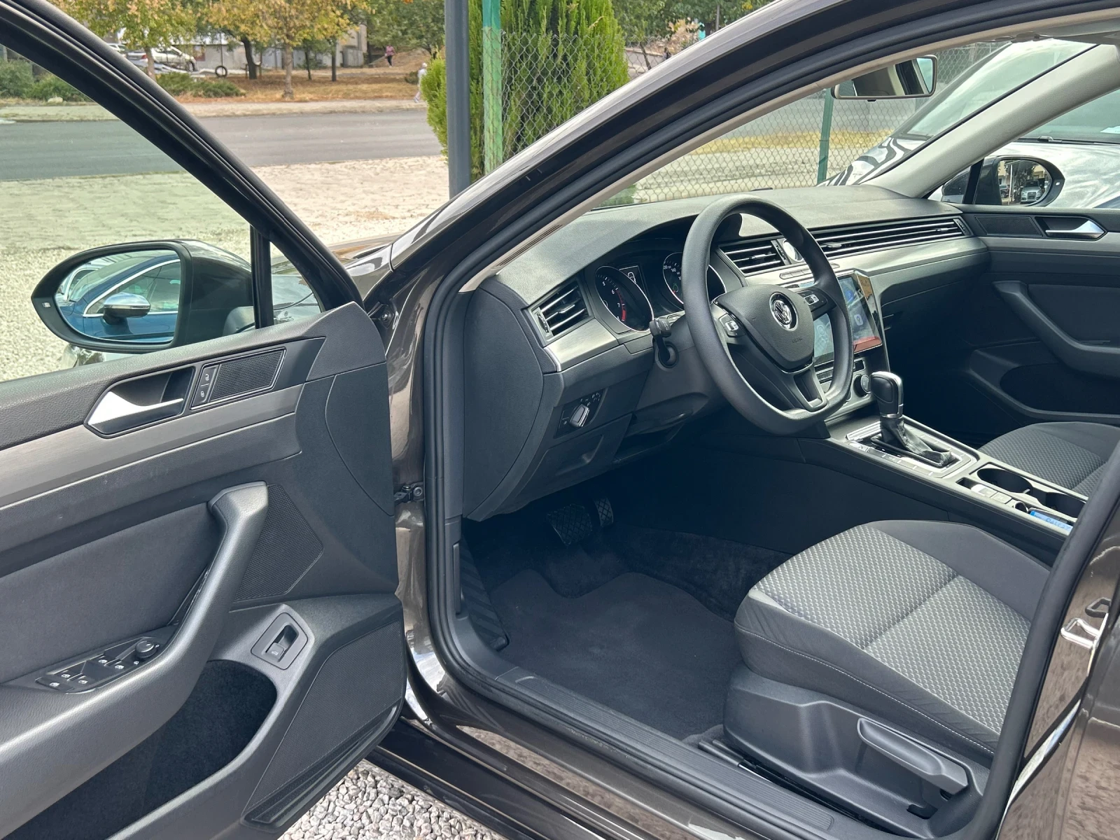VW Passat 1.4 TSI DSG, снимка 9 - Автомобили и джипове - 56300899