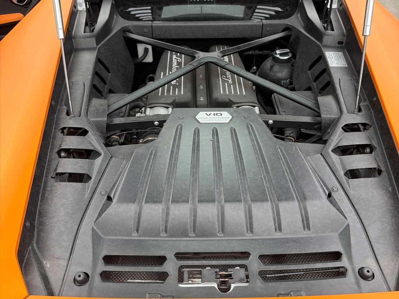 Lamborghini Huracan  LP 610 4 * CARFAX * ��� ������������ ������ | Mobile.bg � ����������� 14