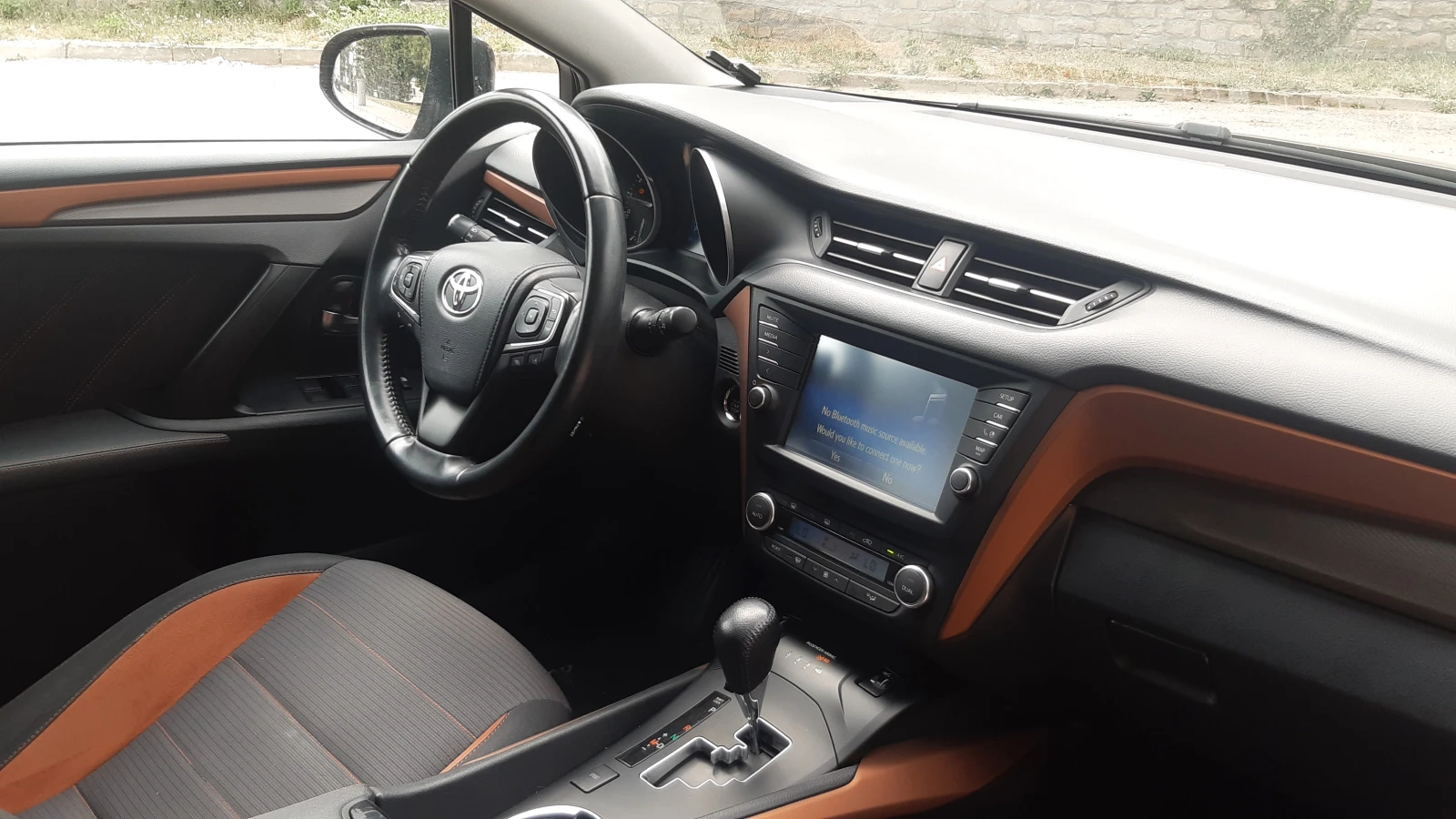 Toyota Avensis 1.8 VVTI , снимка 6 - Автомобили и джипове - 56349734