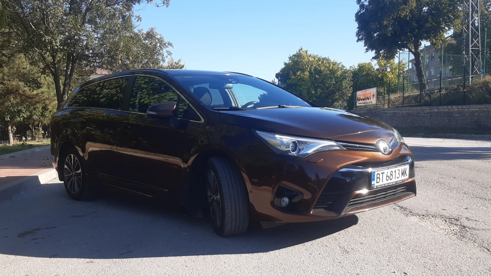 Toyota Avensis 1.8 VVTI , снимка 4 - Автомобили и джипове - 56349734
