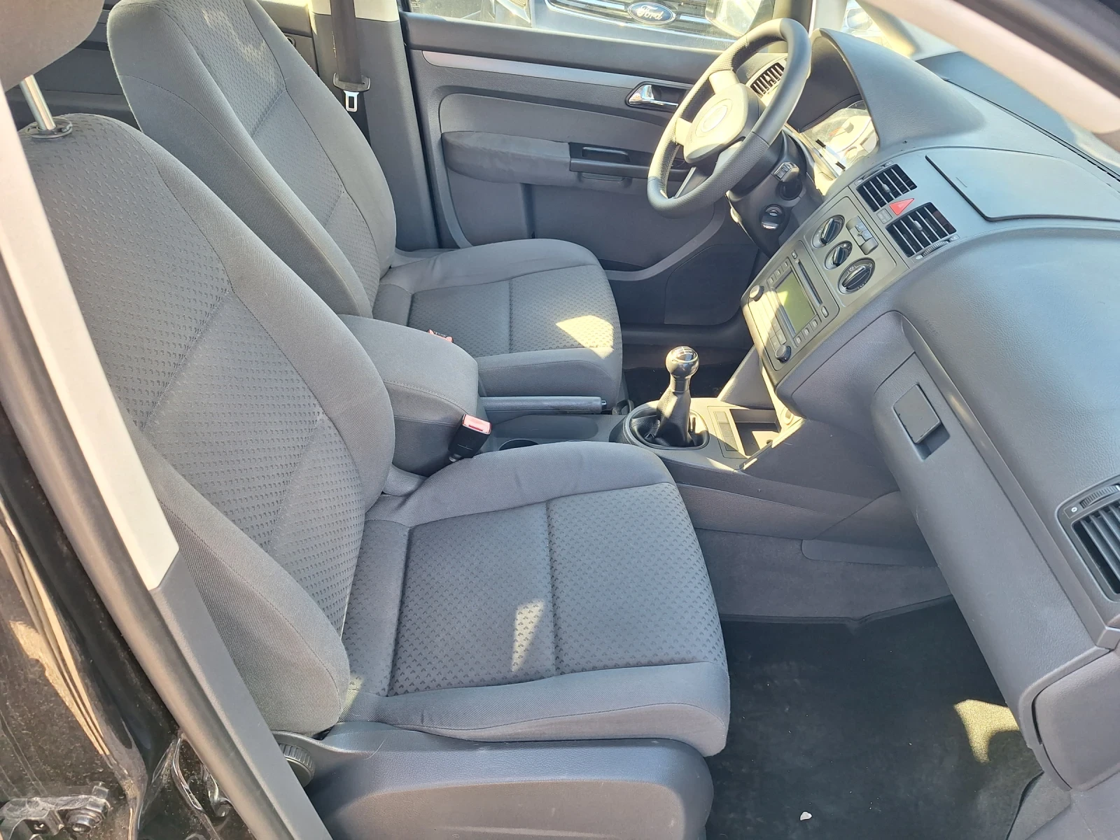 VW Touran 1.9TDI , снимка 9 - Автомобили и джипове - 56643007