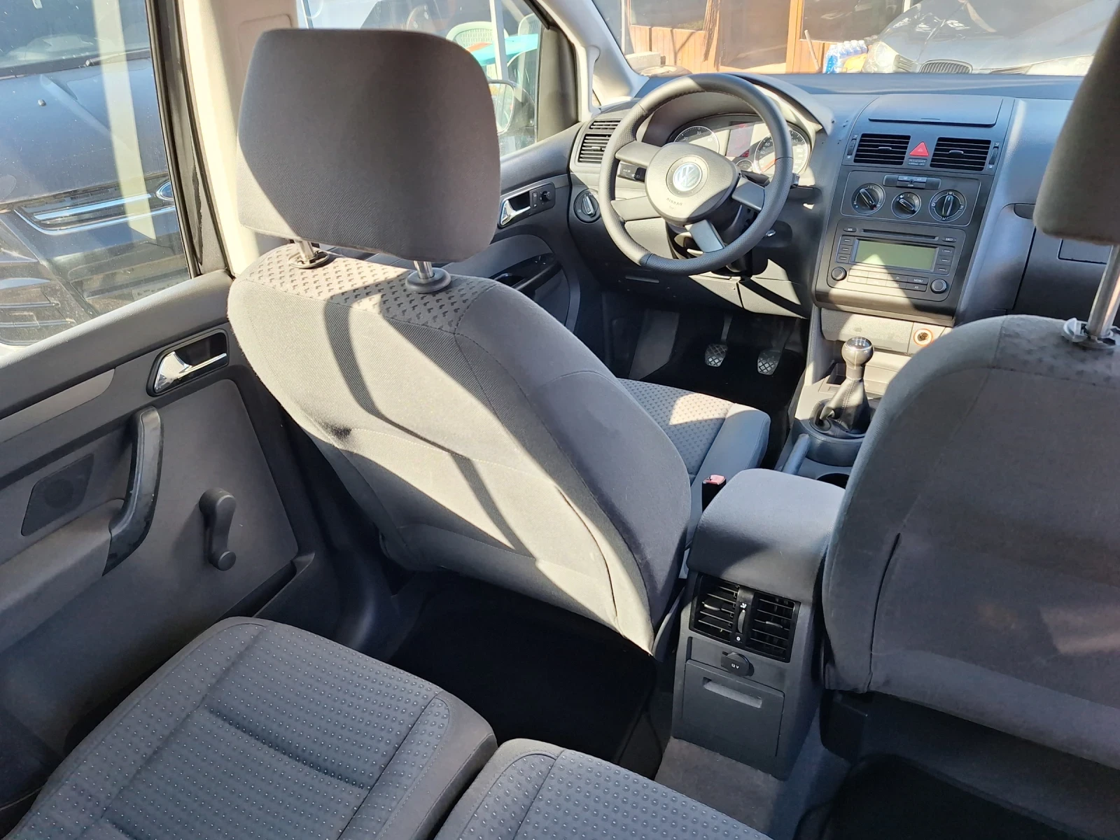 VW Touran 1.9TDI , снимка 11 - Автомобили и джипове - 56643007