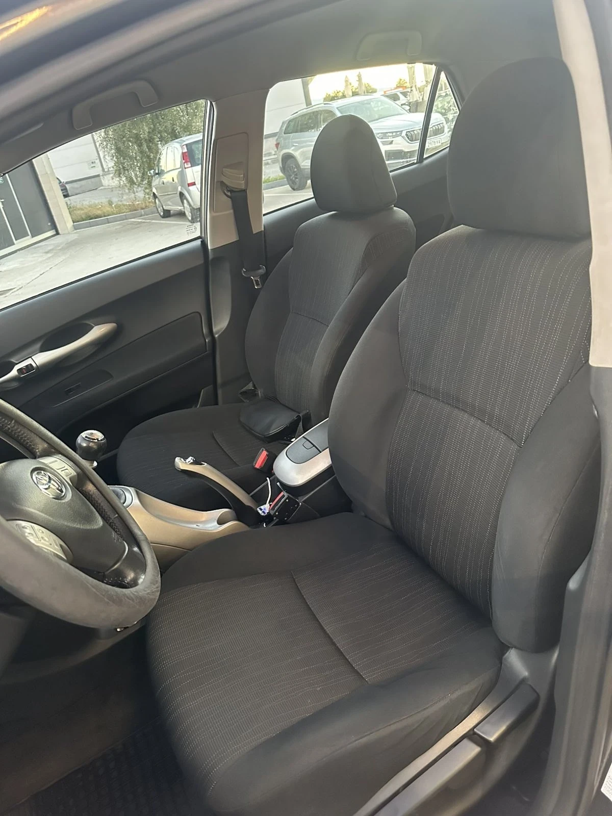 Toyota Auris, снимка 10 - Автомобили и джипове - 56741722