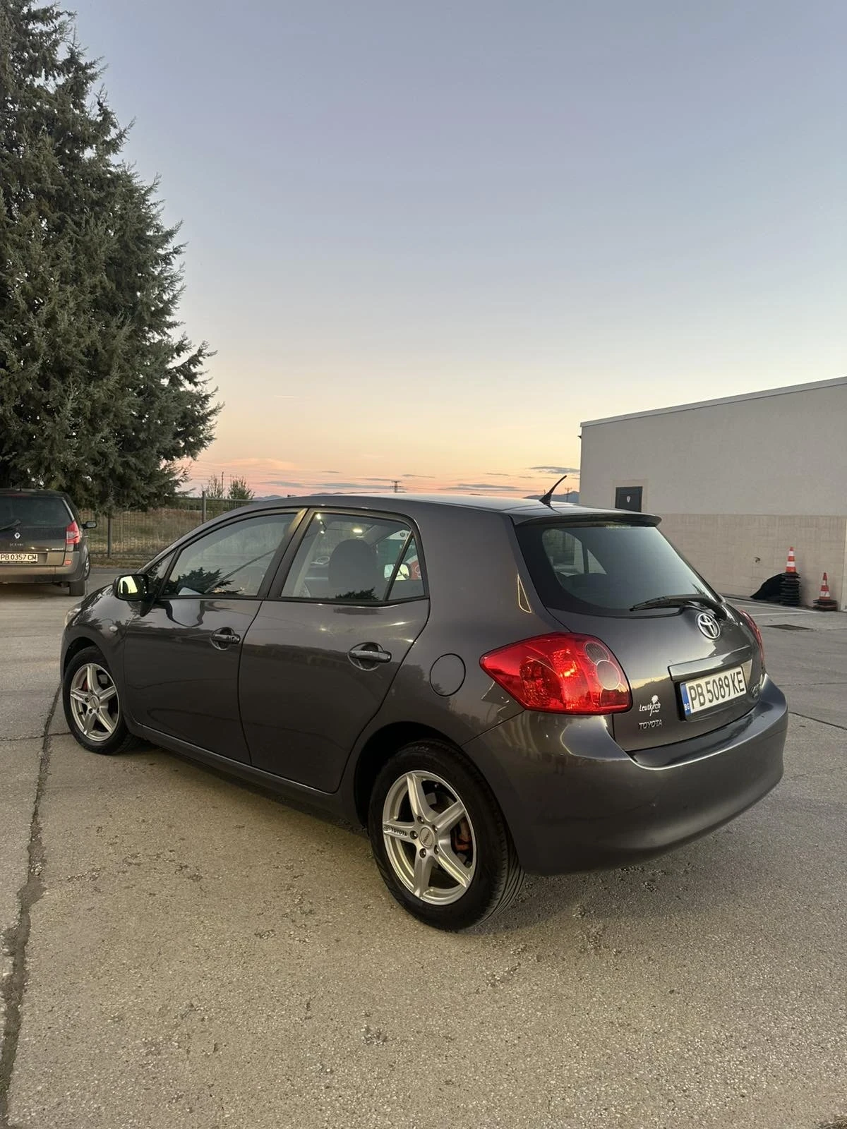 Toyota Auris, снимка 6 - Автомобили и джипове - 56741722