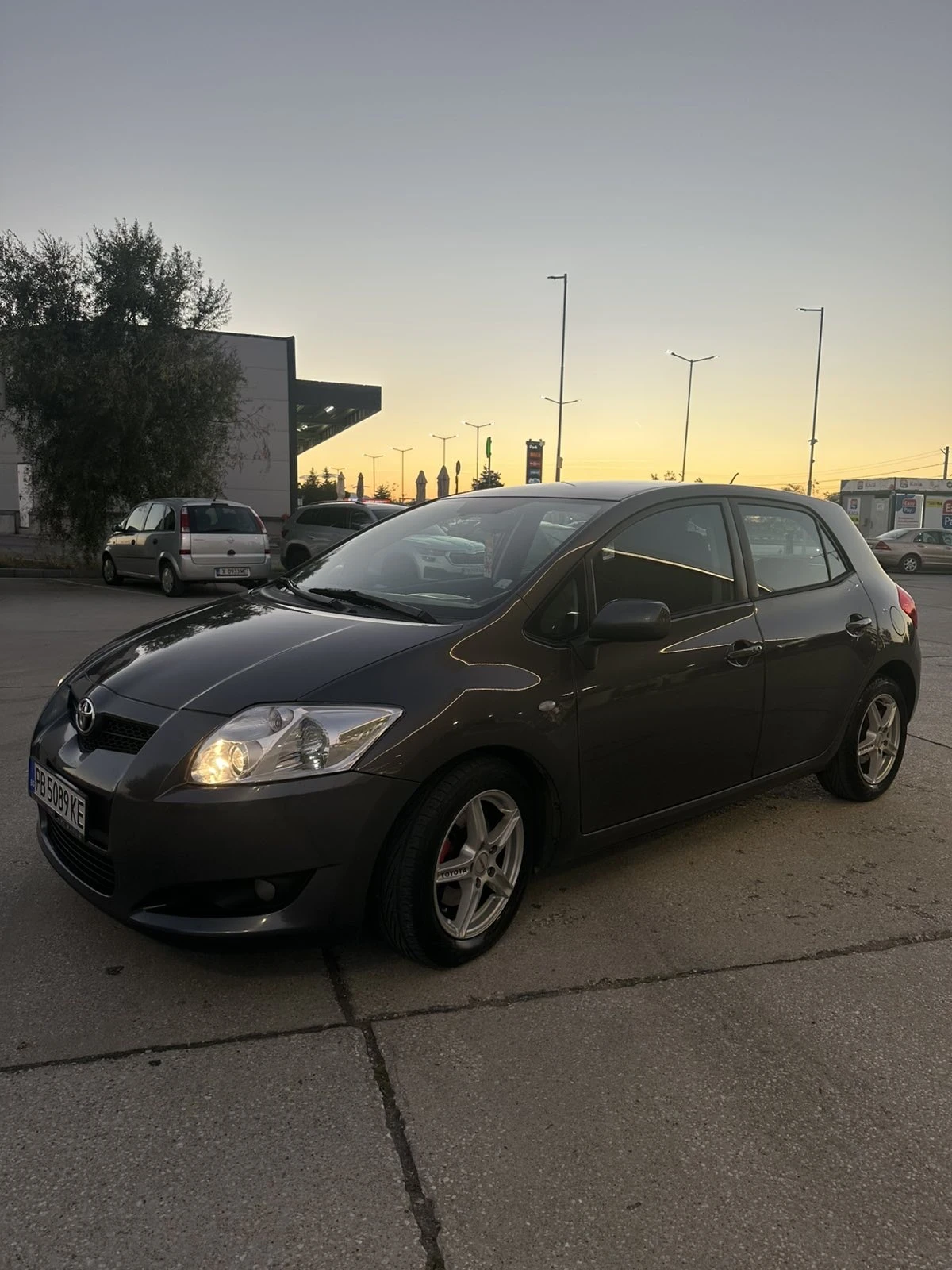 Toyota Auris, снимка 5 - Автомобили и джипове - 56741722