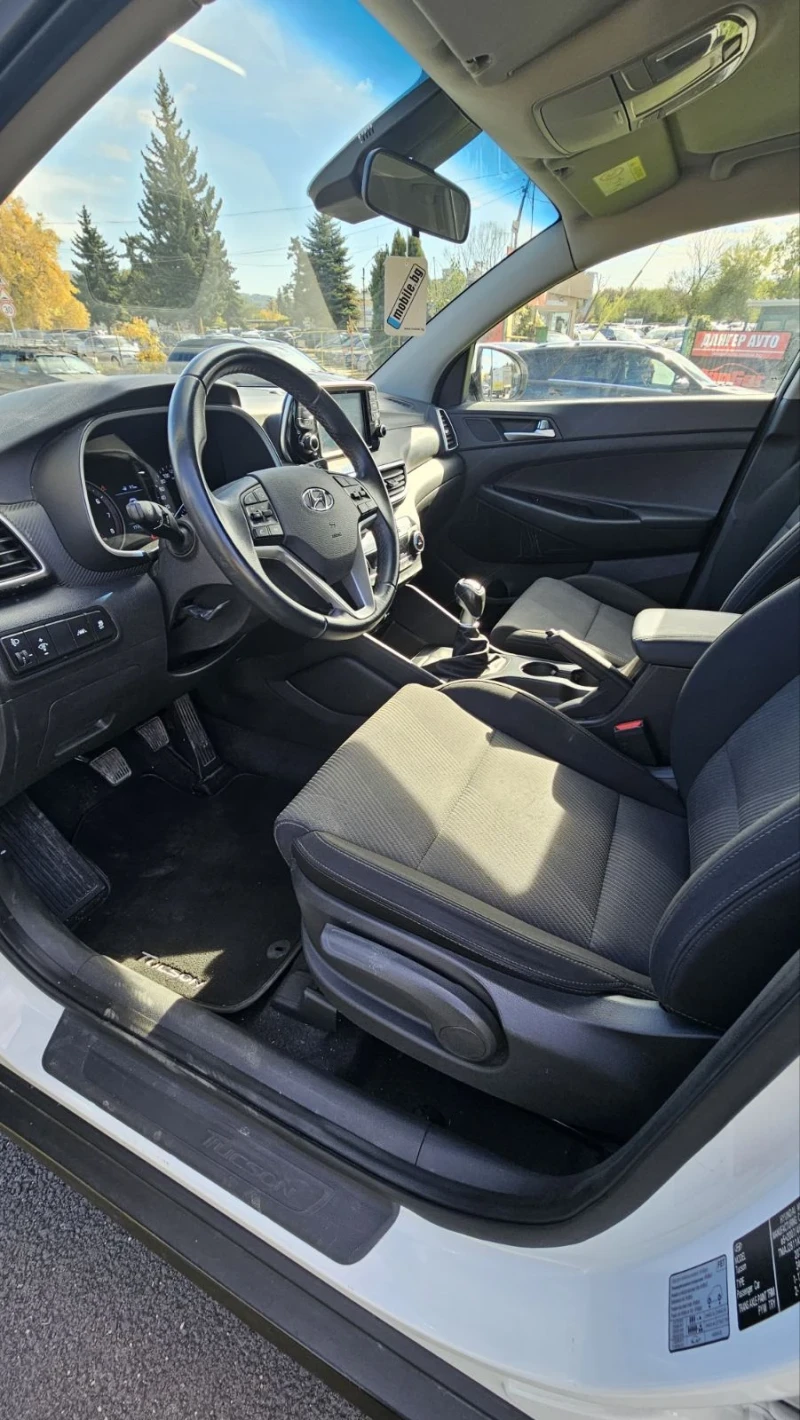 Hyundai Tucson 1.6, снимка 9 - Автомобили и джипове - 48865772