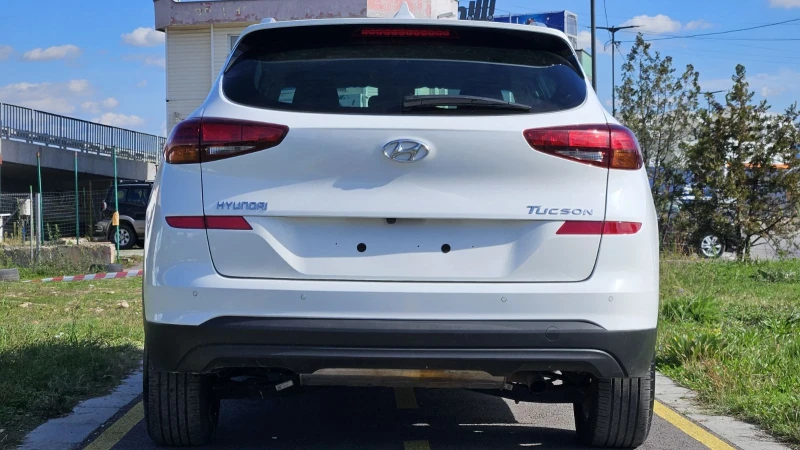 Hyundai Tucson 1.6, снимка 4 - Автомобили и джипове - 48865772